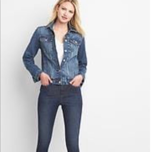 GAP Denim Jacket NWT Timeless Classic Style GORGEOUS Color Super Flattering😊 - Picture 2 of 8